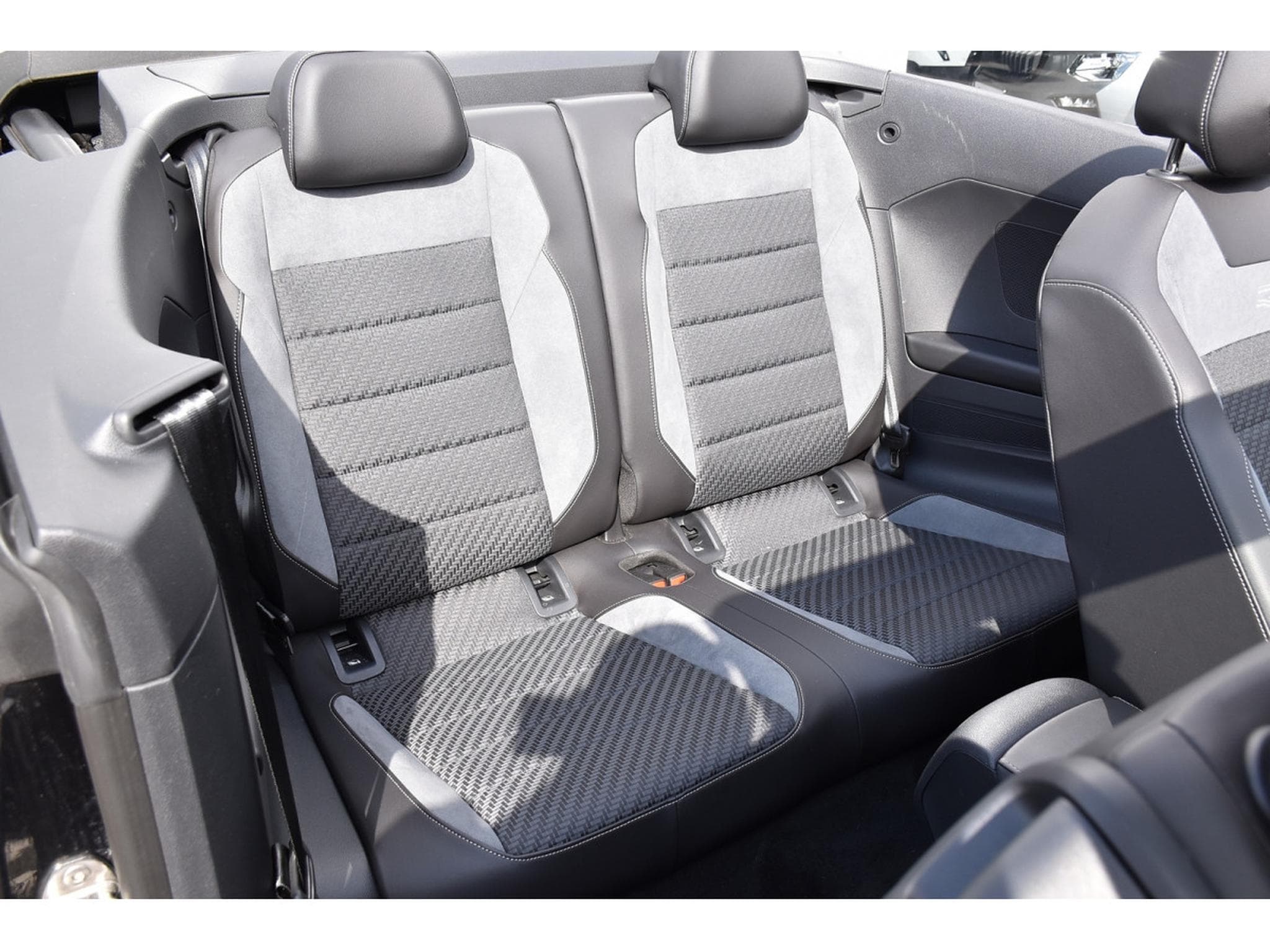 VW T-Roc Cabrio 1.5 TSI R-Line DSG ACC TRAVEL SIDE GPS PARK 1° MAIN (2025) - Foto 10