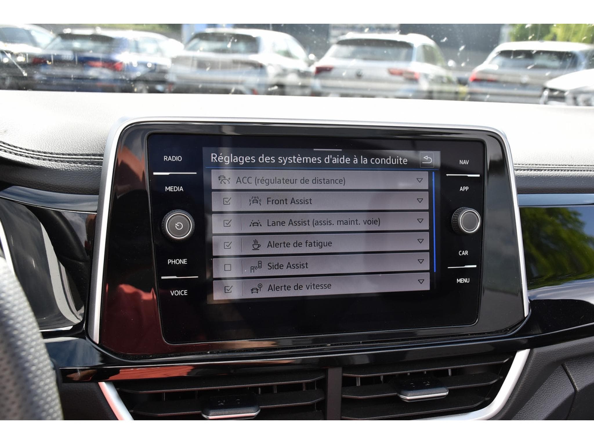 VW T-Roc Cabrio 1.5 TSI R-Line DSG ACC TRAVEL SIDE GPS PARK 1° MAIN (2025) - Foto 16