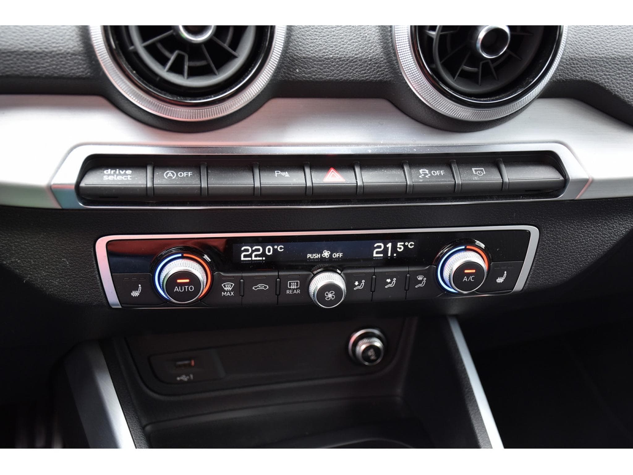 Audi Q2 35 TFSI S-Line S-Tronic REGUL GPS CAM LED 1° MAIN (2022) - Foto 19