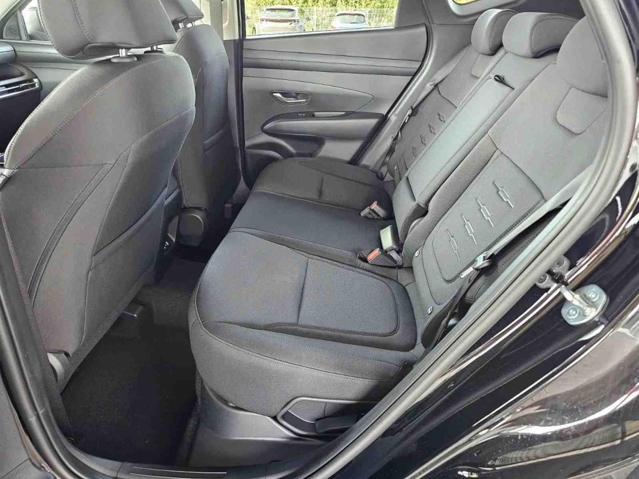 Hyundai Tucson 1.6 T-GDI HEV 215 AT E-Motion (2025) - Foto 7