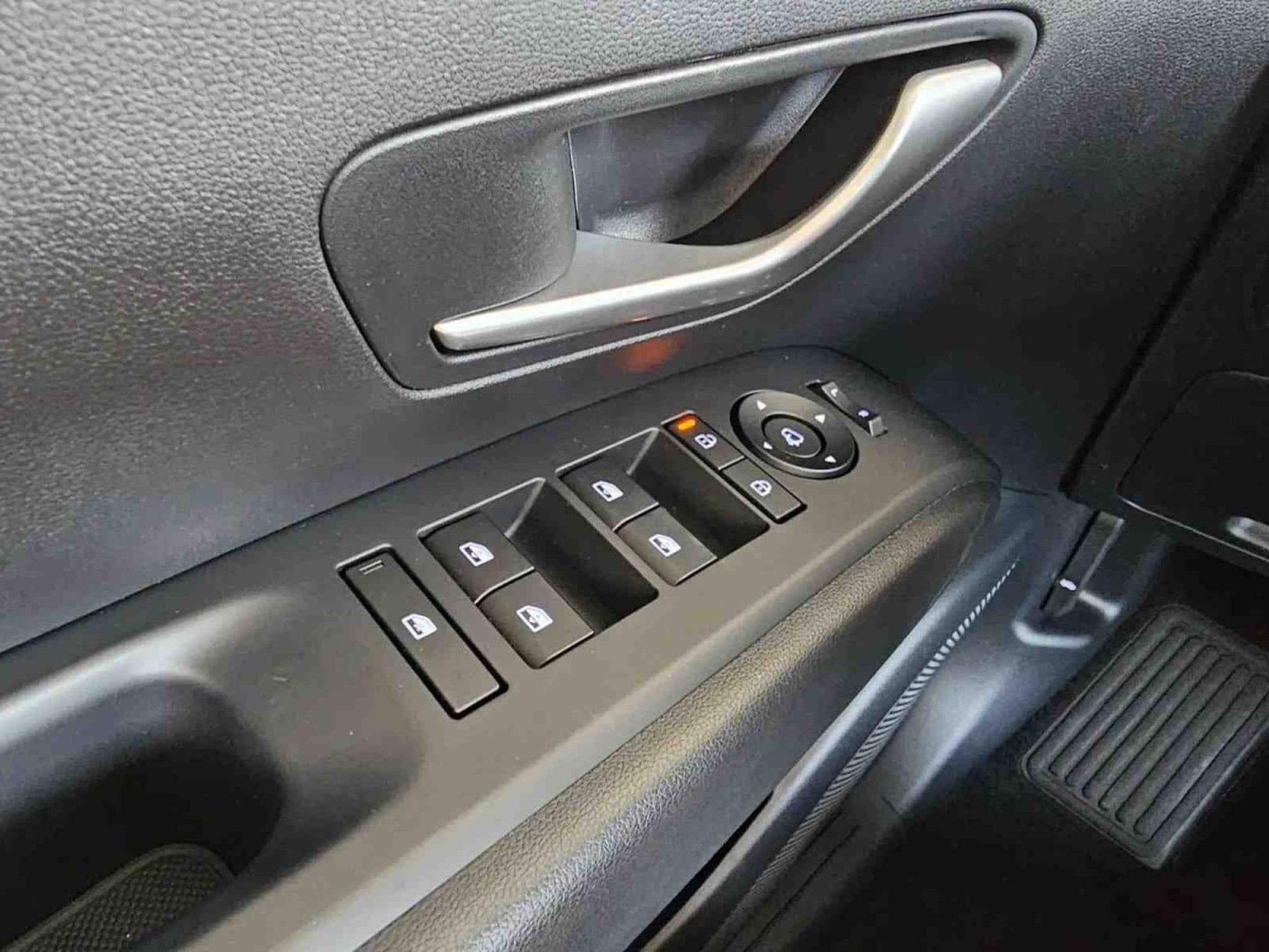 Hyundai Tucson 1.6 T-GDI HEV 215 AT E-Motion (2025) - Foto 11