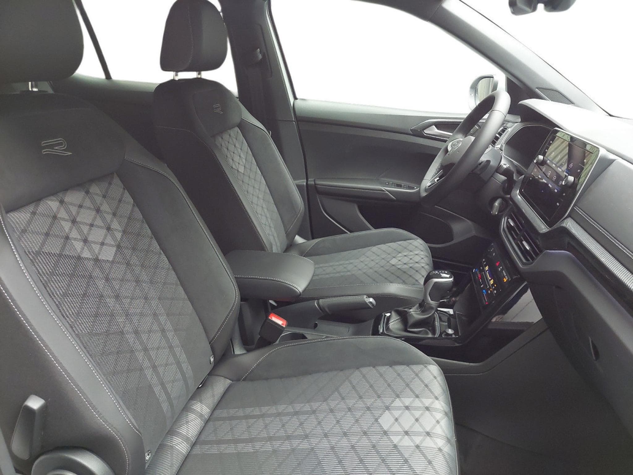 VW T-Cross 1.0 TSi 115 DSG R-Line (2025) - Foto 14