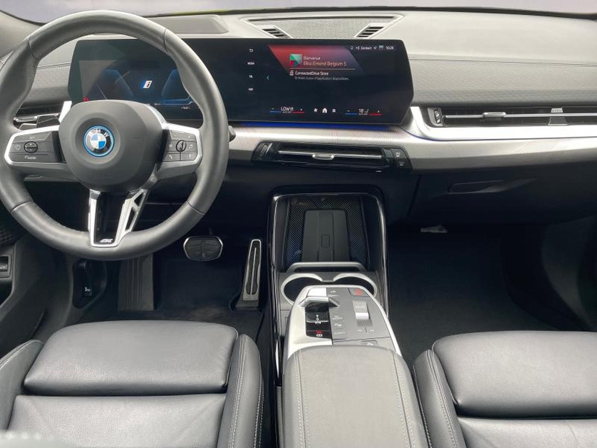 BMW iX2 iX2 xDrive30 Kit M Sport (2024) - Foto 9