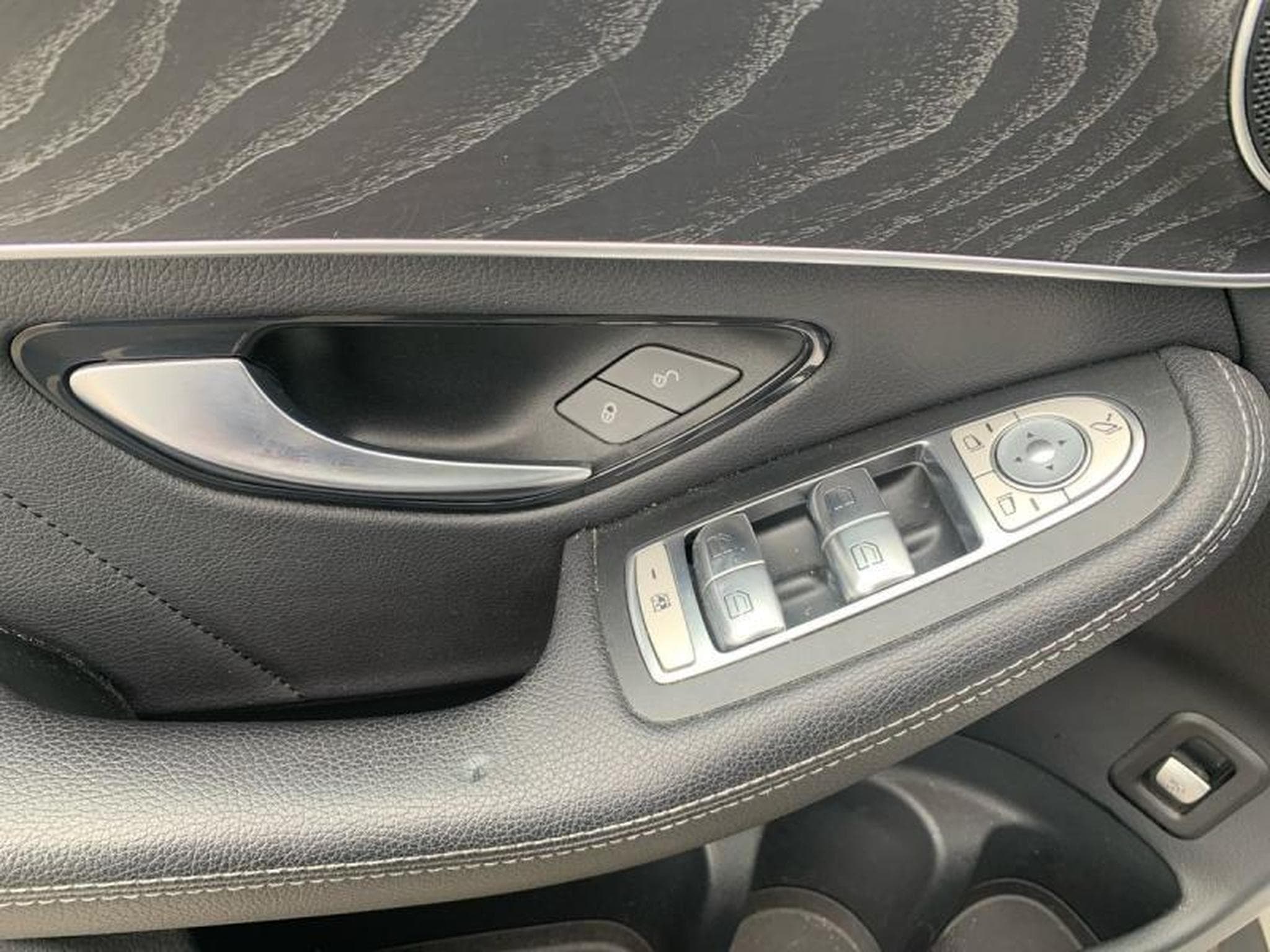 Mercedes GLC 220 220 d 4MATIC (2019) - Photo 16