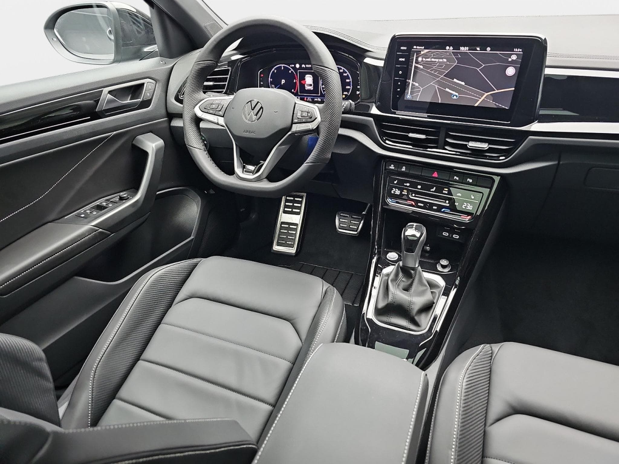 VW T-Roc 2.0 TDi DSG 150 R-Line (2025) - Foto 8