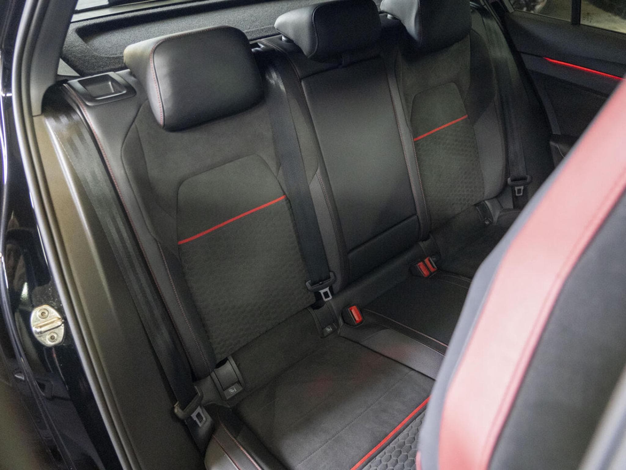 VW Golf GTI Clubsport 2.0 TSI 300 CV DSG7 *ESTORIL* CAM * ACC * (2024) - Foto 15
