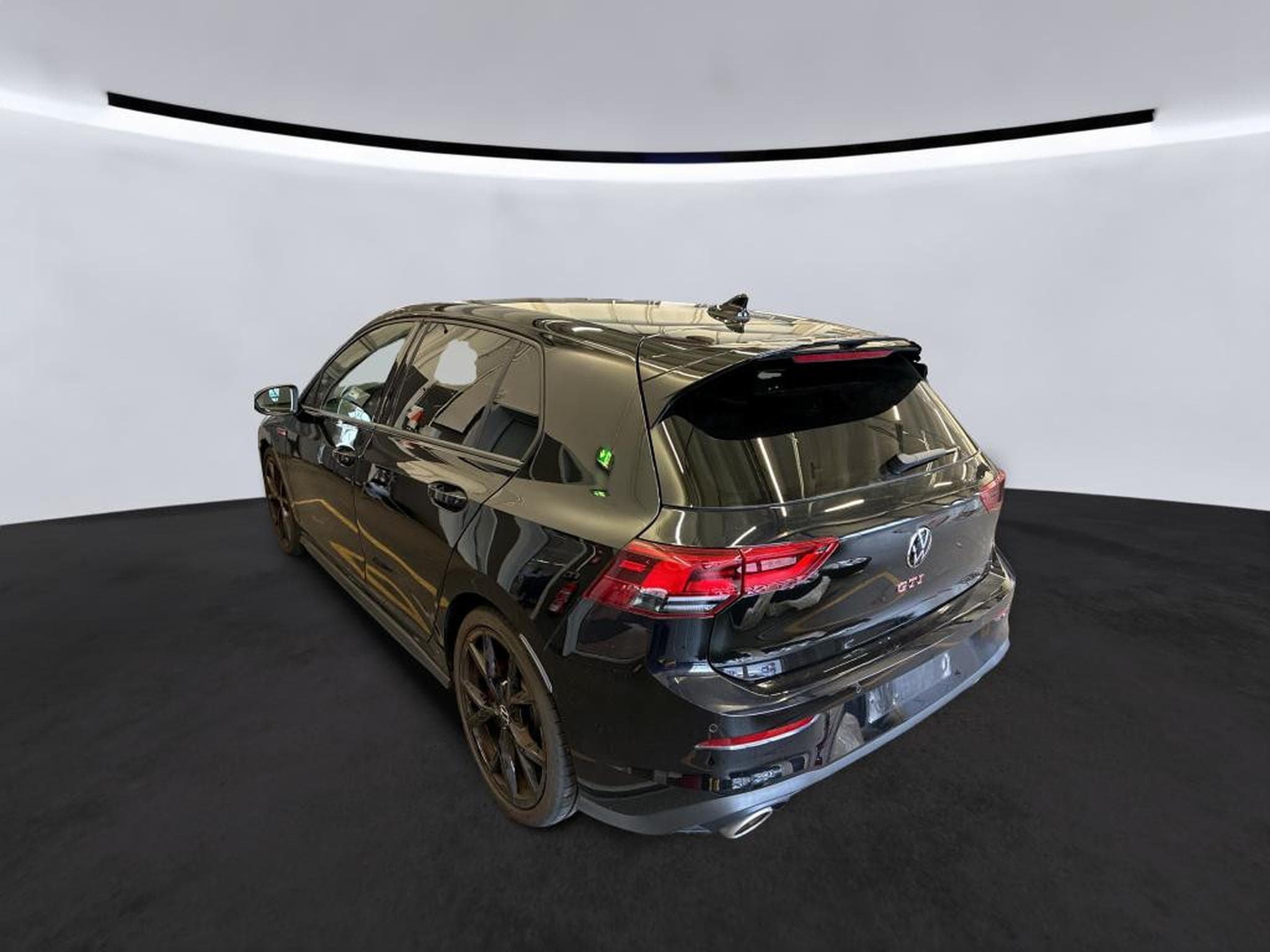 VW Golf GTI Clubsport 2.0 TSI 300 CV DSG7 *ESTORIL* CAM * ACC * (2024) - Foto 4