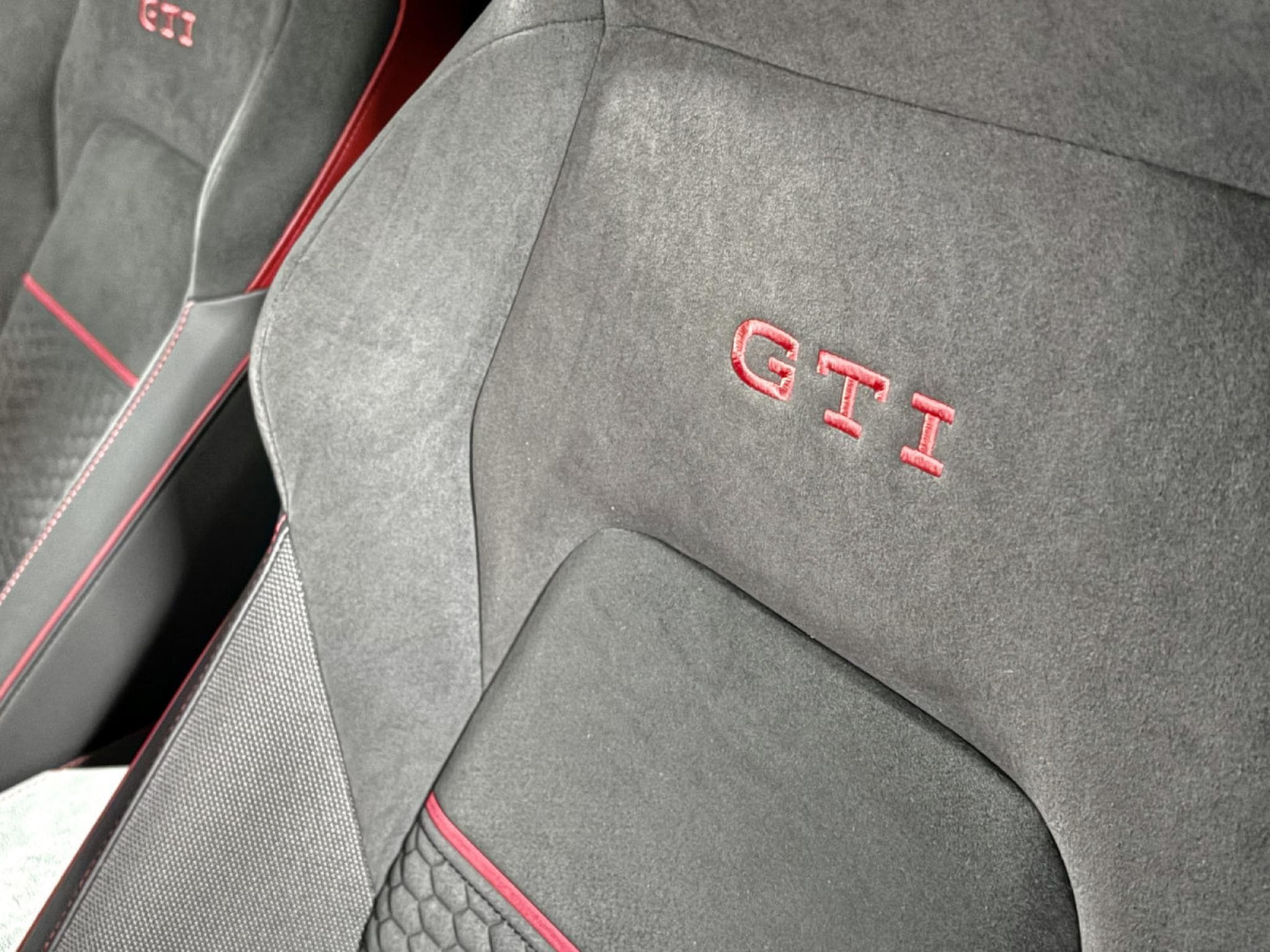 VW Golf GTI Clubsport 2.0 TSI 300 CV DSG7 *Matrix* *Toit Ouvrant* *H (2024) - Foto 8