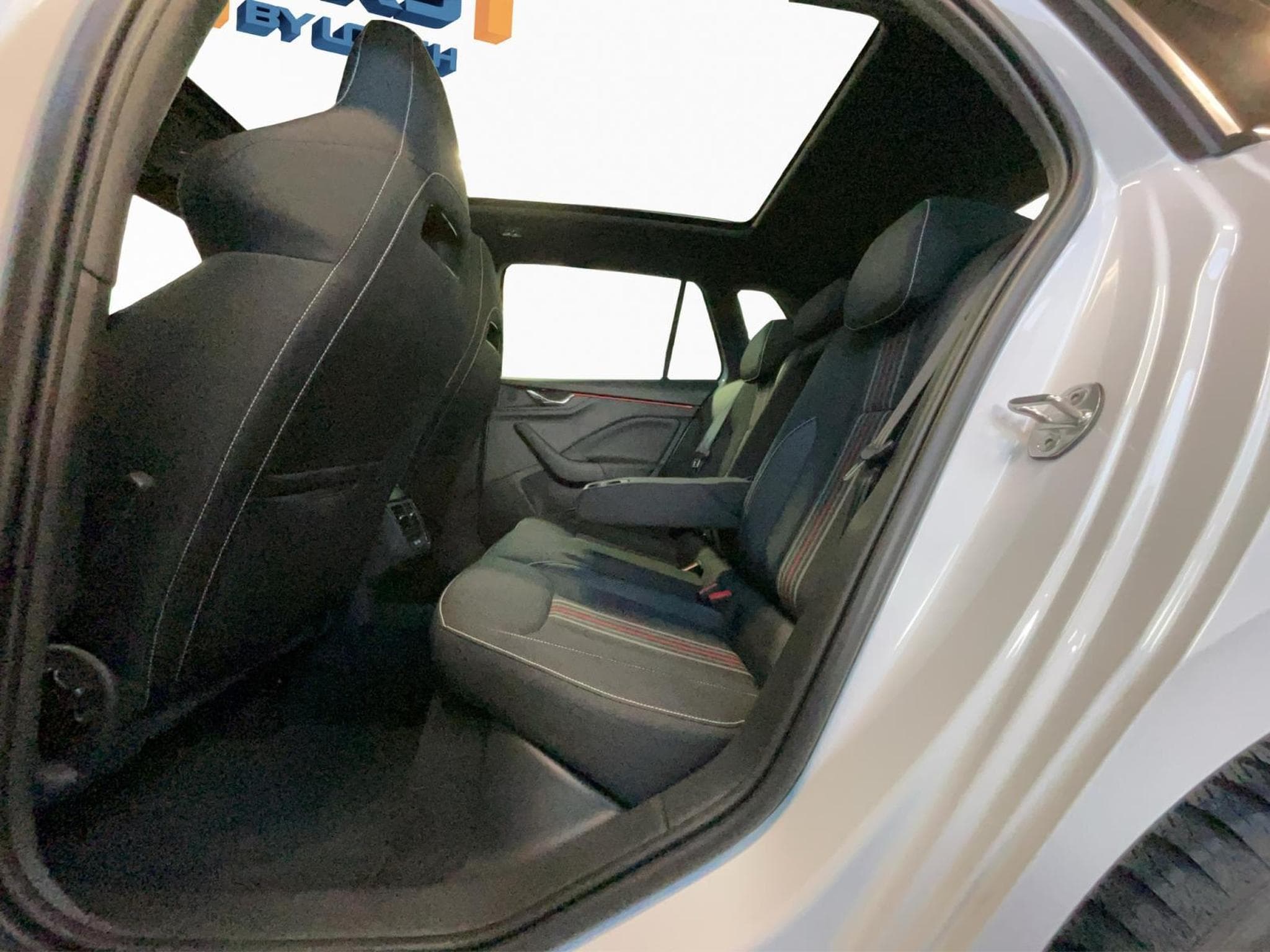 Skoda Kamiq Monte-Carlo+BVM+Pano+RearView (2025) - Photo 18