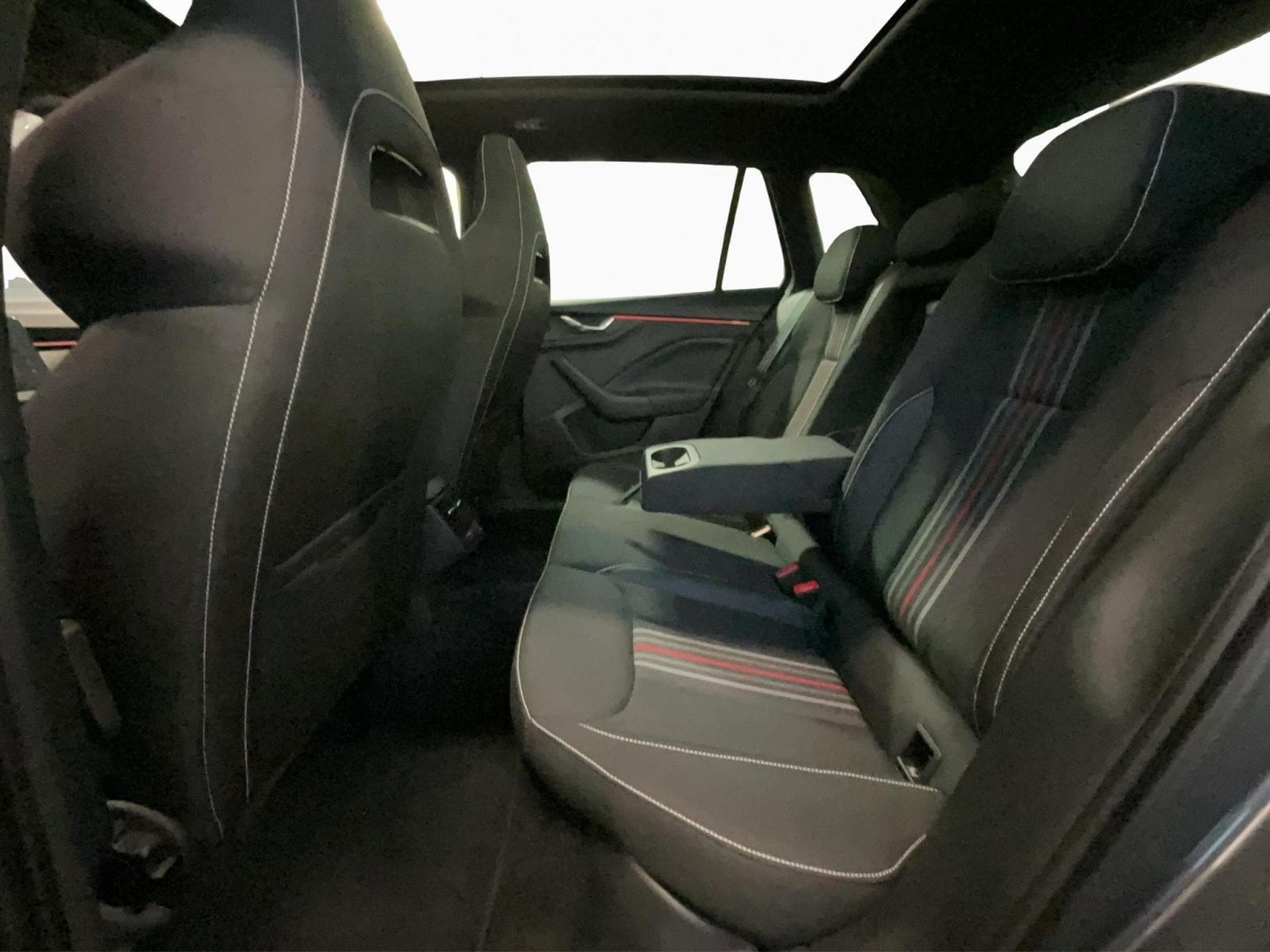 Skoda Kamiq Monte-Carlo+BVM+Pano+RearView (2025) - Photo 18