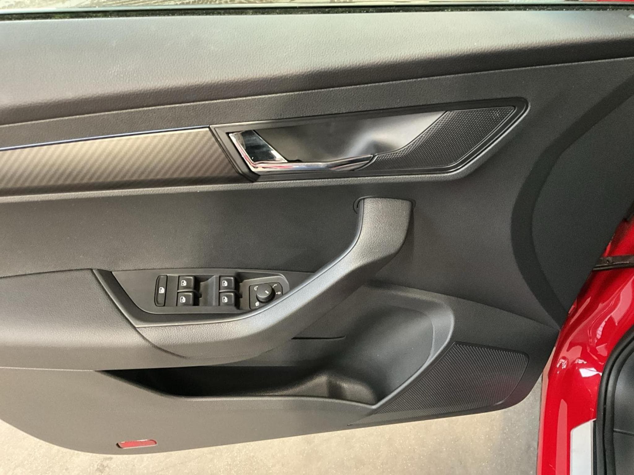 Skoda Karoq Sportline+DSG+4x4+Navi+Stand-H. (2024) - Photo 14