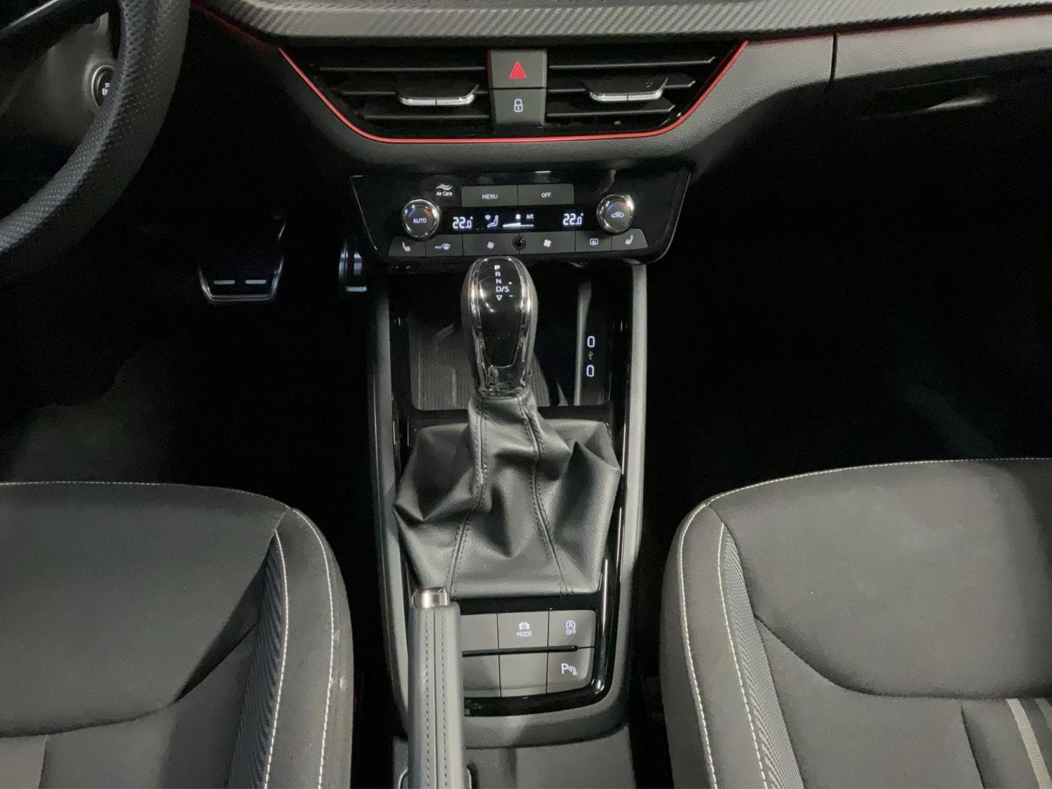 Skoda Scala Monte-Carlo+DSG+Pano+LED (2025) - Photo 14