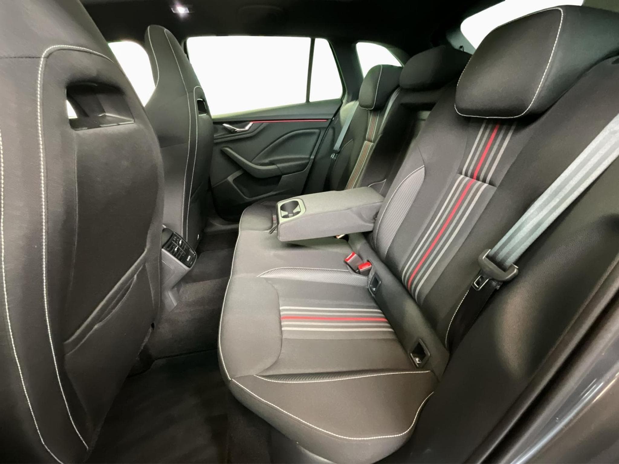 Skoda Scala Monte-Carlo+DSG+LED+PANO (2025) - Foto 16