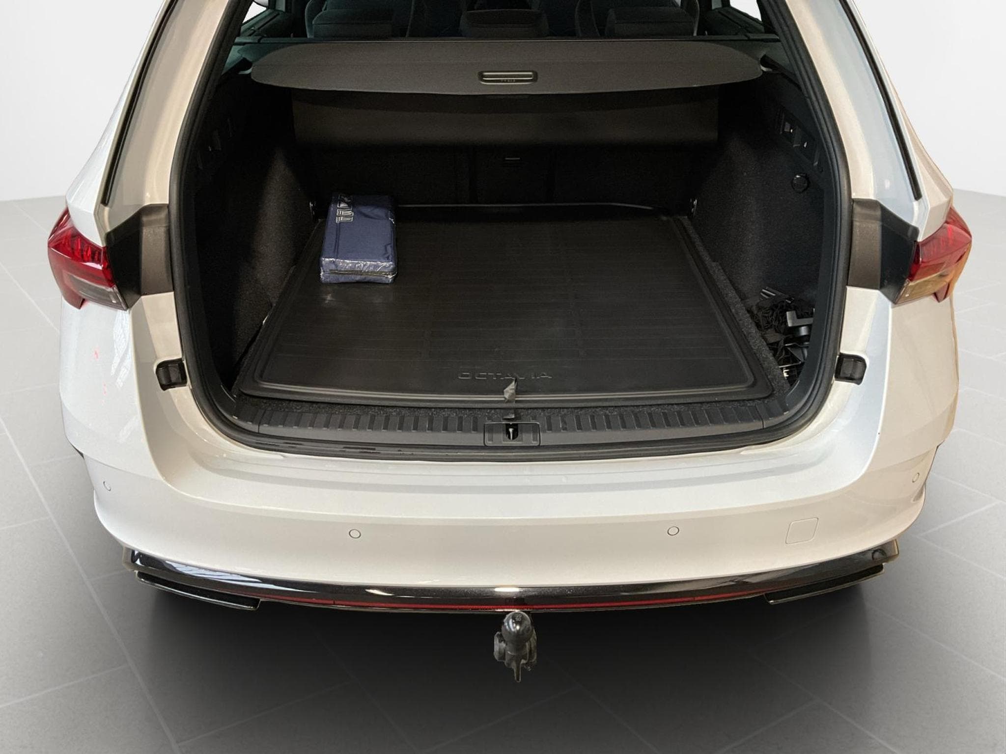 Skoda Octavia RS+DSG+Pano+SUEDIA+AHK (2025) - Foto 17