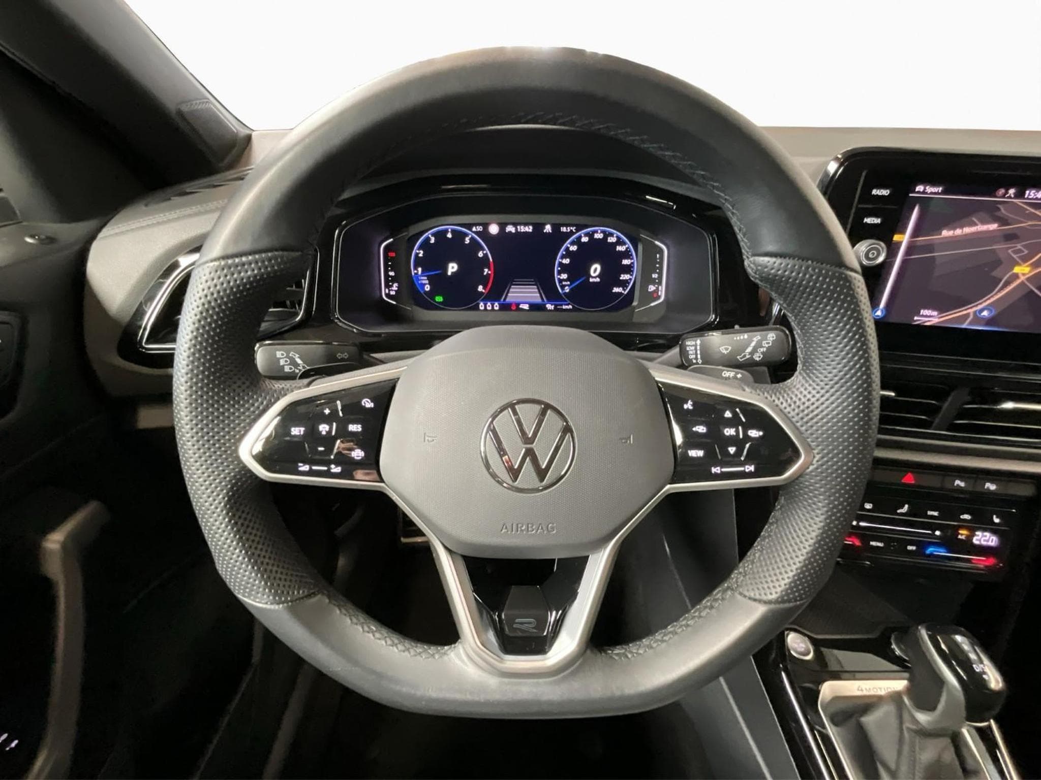 VW T-Roc R-Line+DSG+4M+AHK+P.Travel+Black-Style (2022) - Foto 10
