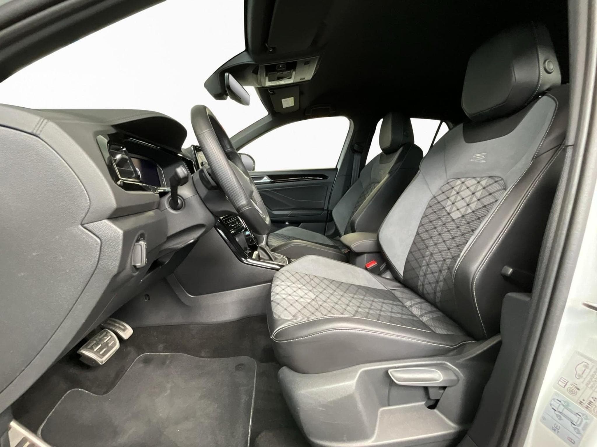 VW T-Roc R-Line+DSG+4M+AHK+P.Travel+Black-Style (2022) - Foto 9