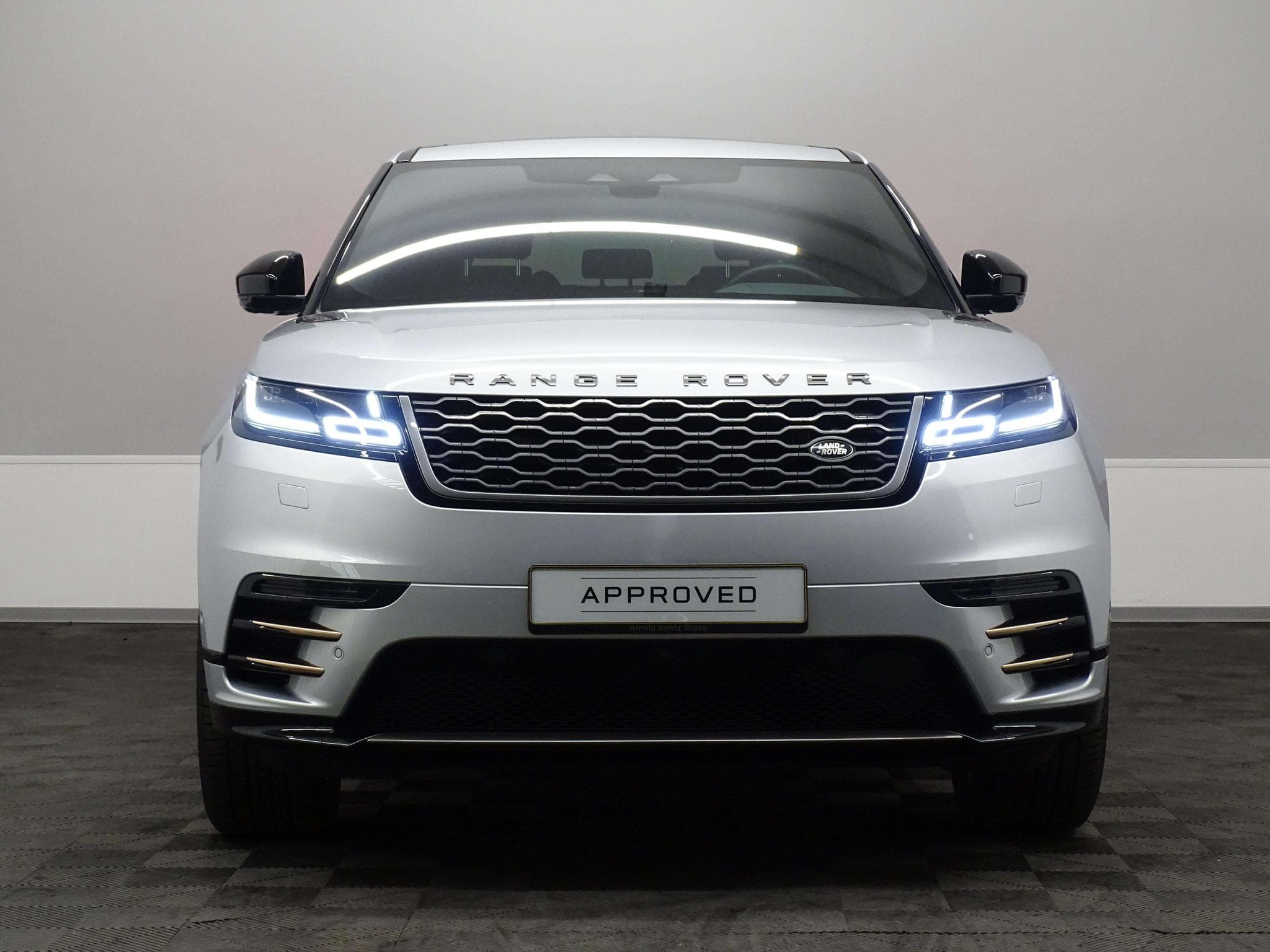 Land-Rover Range Rover Velar D200 R-Dynamic S AWD auto (2021) - Photo 2