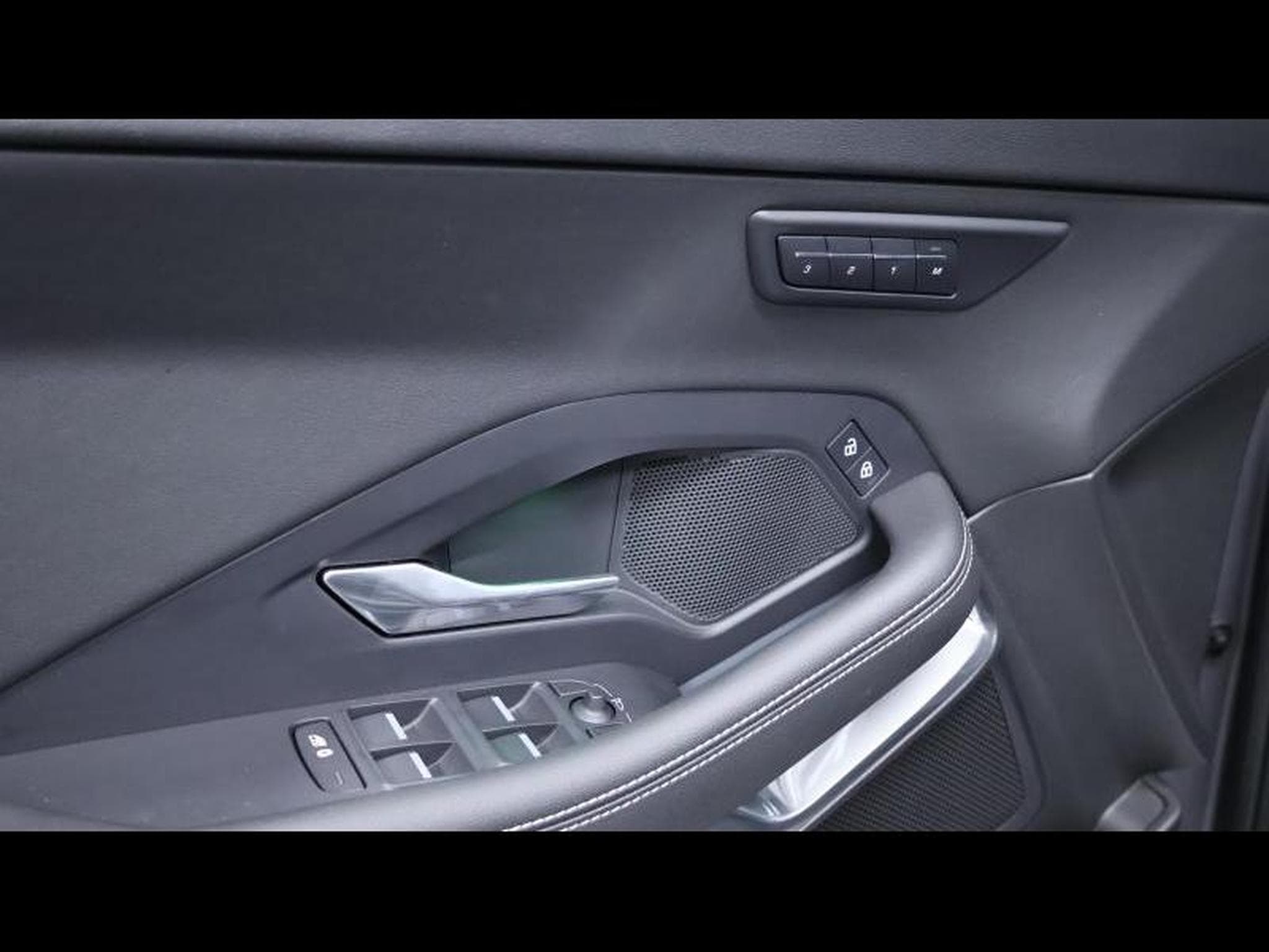 Jaguar E-Pace D165 S R-Dynamic AWD Auto (2024) - Photo 22