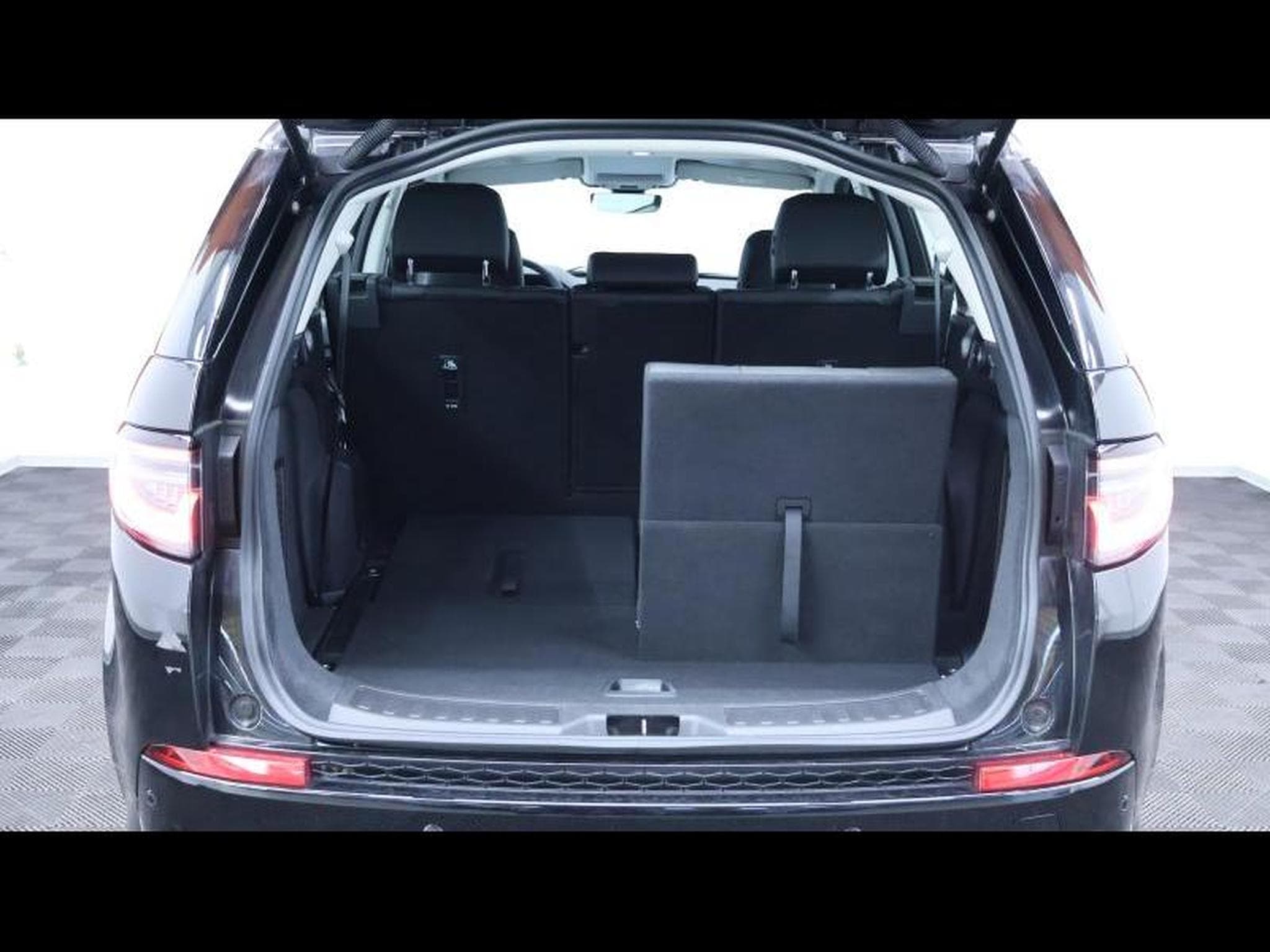 Land-Rover Discovery Sport S D165 AWD Auto 7 places (2024) - Foto 7
