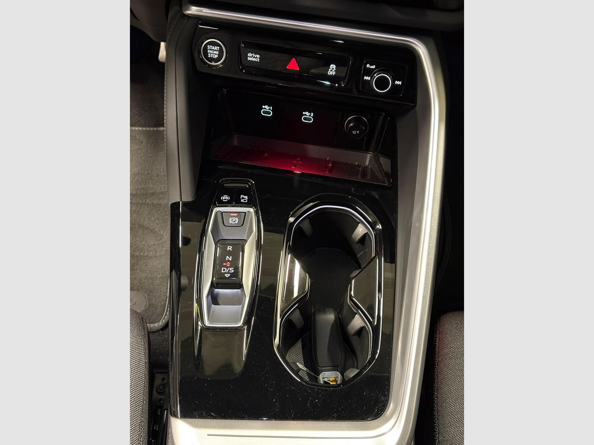 Audi Q5 TDI 204CV S-line Edition quattro (2025) - Foto 12