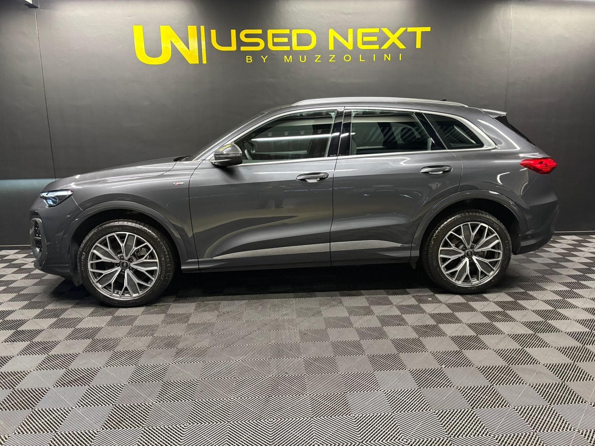 Audi Q5 TDI 204CV S-line Edition quattro (2025) - Foto 4