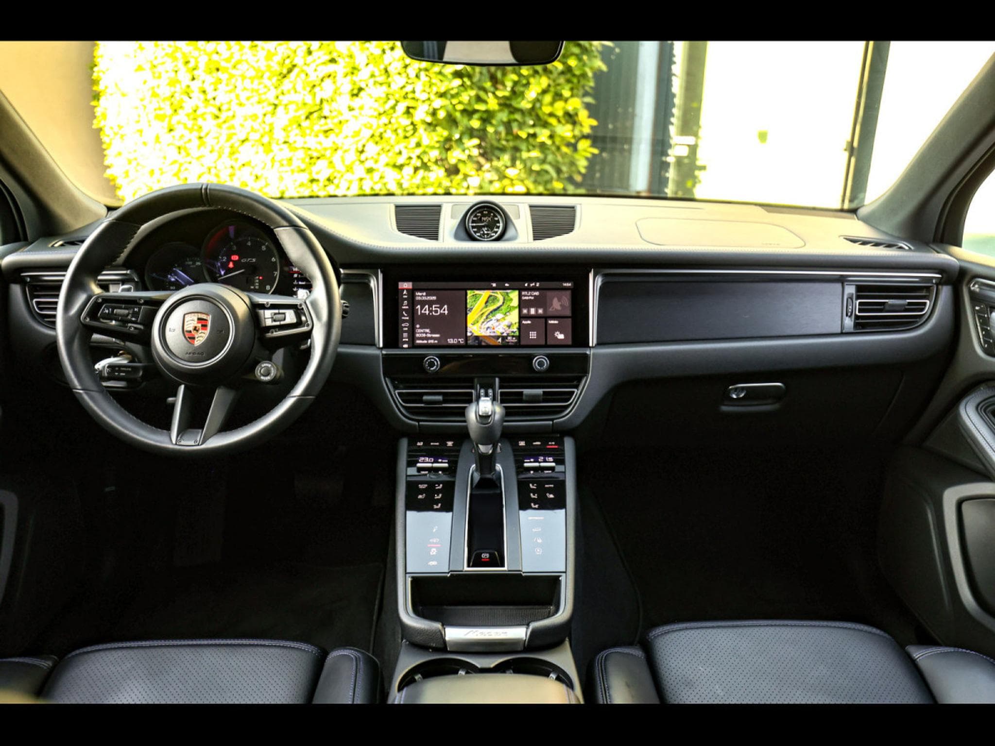 Porsche Macan III GTS PDK – CARRARA WHITE METALLIC (2024) - Photo 15