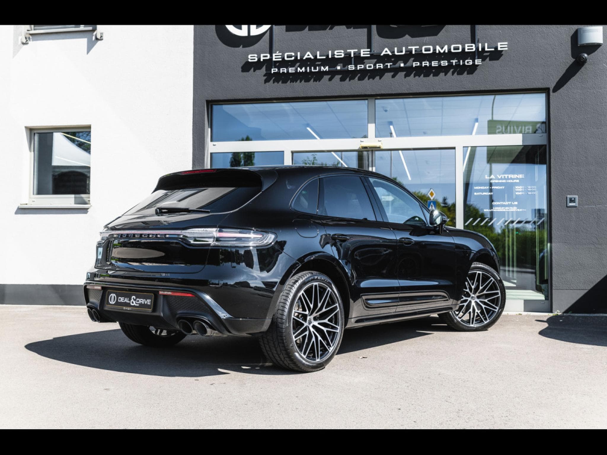Porsche Macan III T PDK (2023) - Photo 17