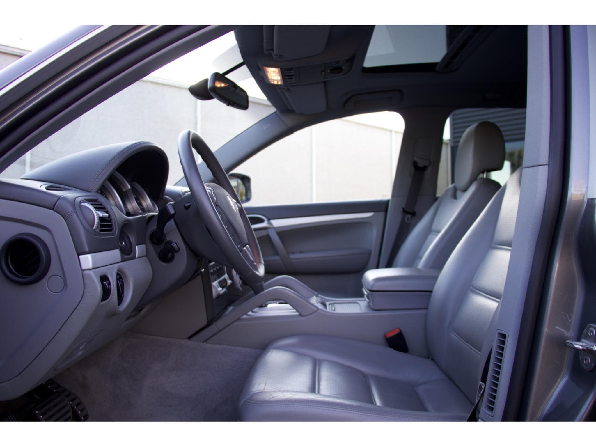Porsche Cayenne S 4.8 957 échappement sport suspension pneumatique toit ouv. (2009) - Photo 6