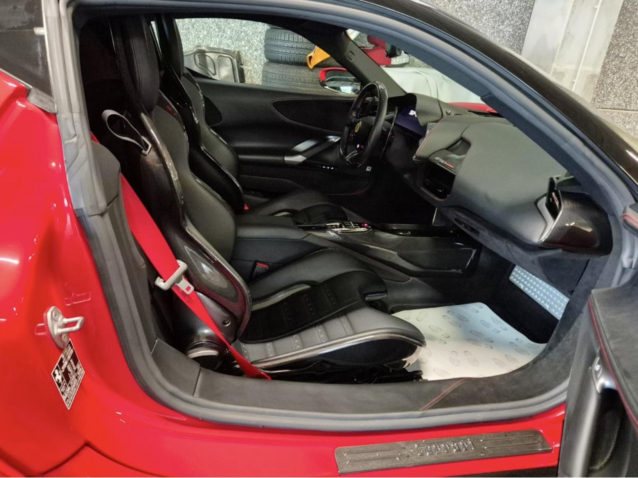 Ferrari SF90 DAYTONA RACING SEATS FULL ELECTRIC CARBON LIFT JBL (2022) - Foto 4