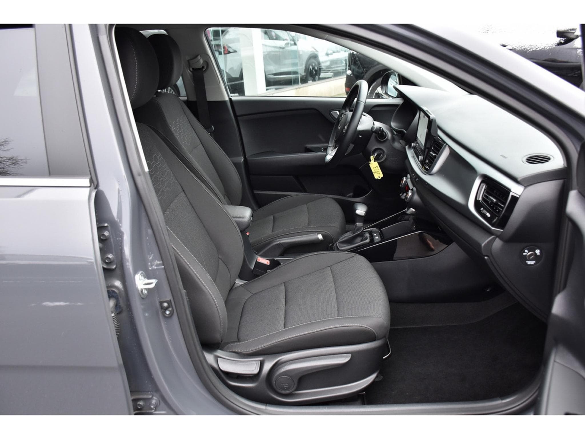 Kia Rio 1.0T 100pk/cv 7-DCT PULSE GPS CAM 1° MAIN (2023) - Foto 7