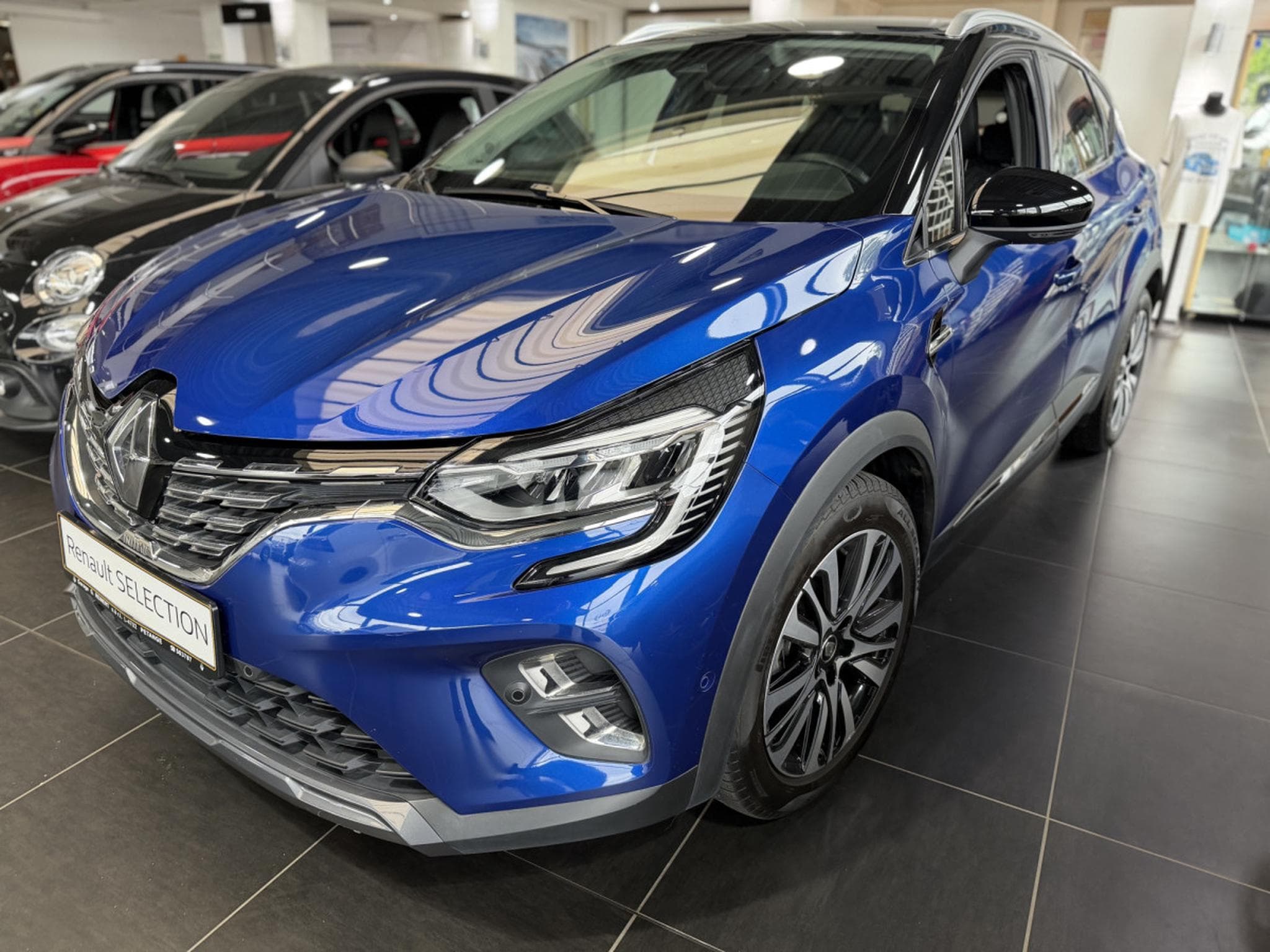 Renault Captur INITIALE PARIS TCE 155 EDC (2020) - Photo 2
