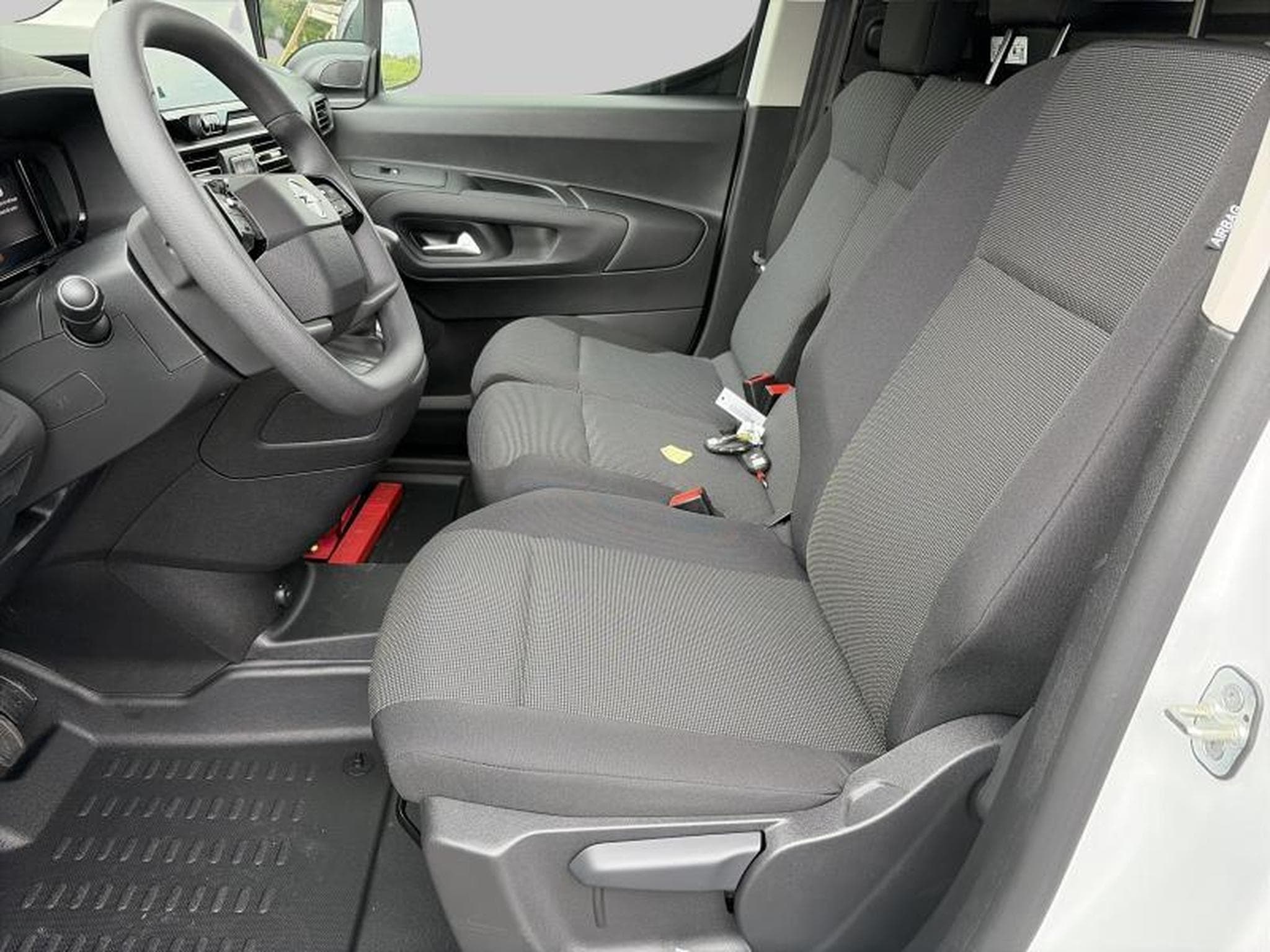 Opel Combo Cargo (2025) - Photo 12