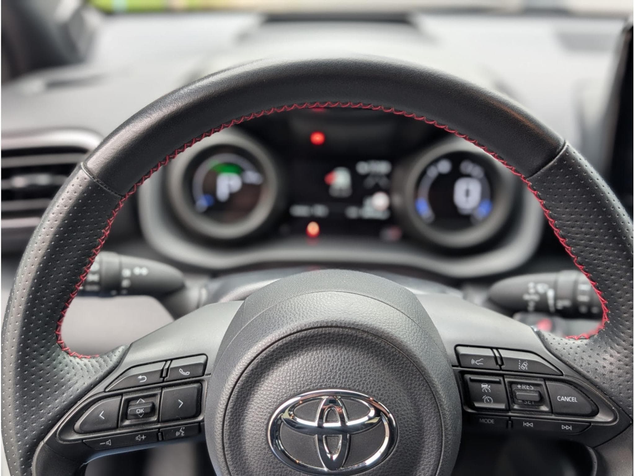 Toyota Yaris GR SPORT 1.5 HEV * GARANTIE CONSTRUCTEUR* (2023) - Photo 14