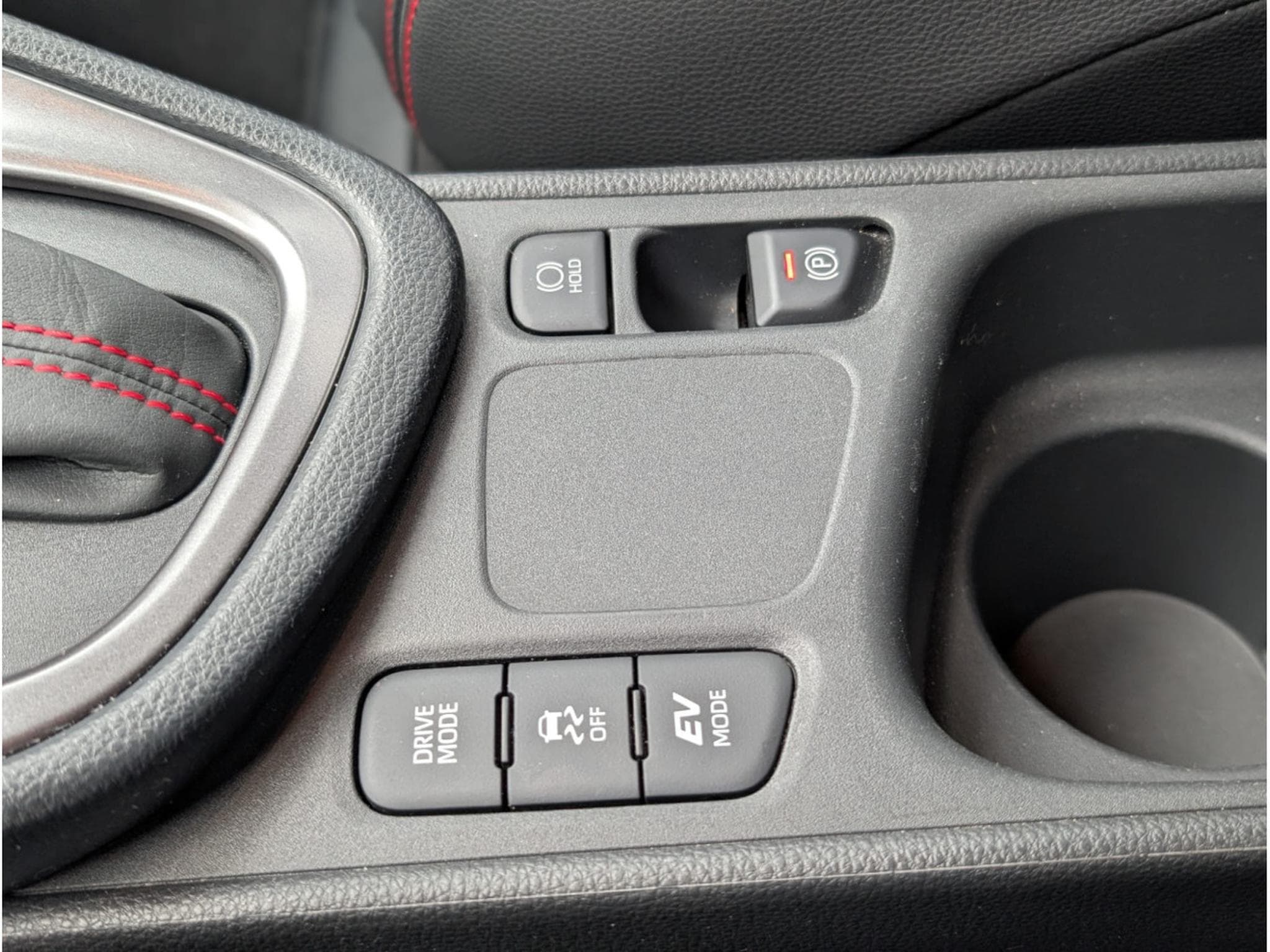 Toyota Yaris GR SPORT 1.5 HEV * GARANTIE CONSTRUCTEUR* (2023) - Photo 16
