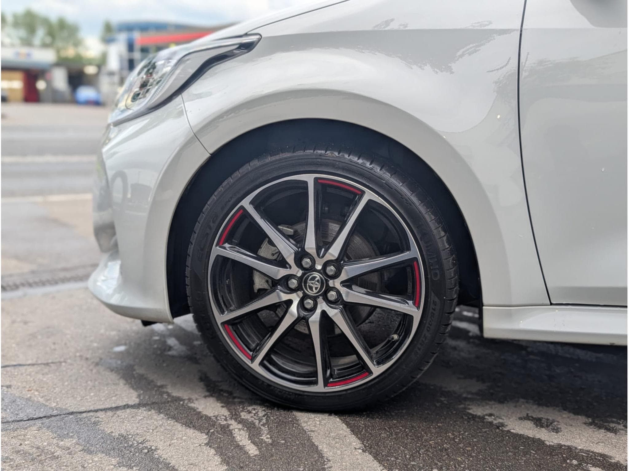 Toyota Yaris GR SPORT 1.5 HEV * GARANTIE CONSTRUCTEUR* (2023) - Photo 17