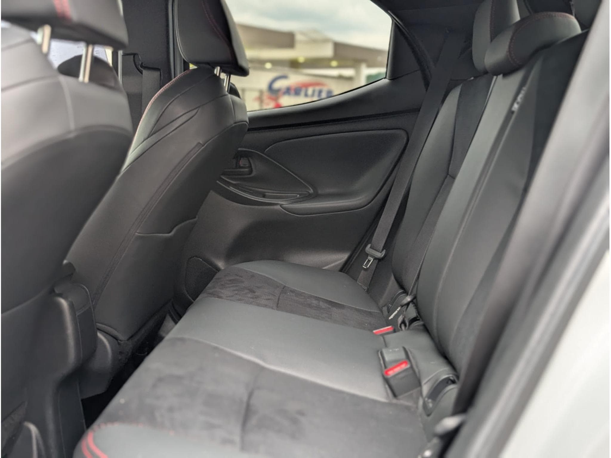 Toyota Yaris GR SPORT 1.5 HEV * GARANTIE CONSTRUCTEUR* (2023) - Photo 5