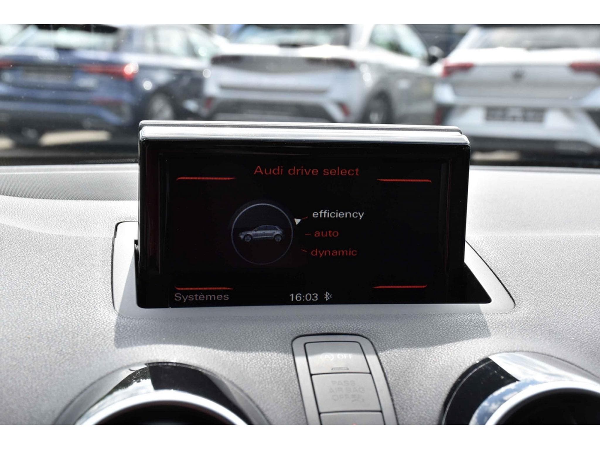 Audi A1 Sportback 1.4 TFSI Sport GPS XENON 1° MAIN CARNET (2015) - Photo 13