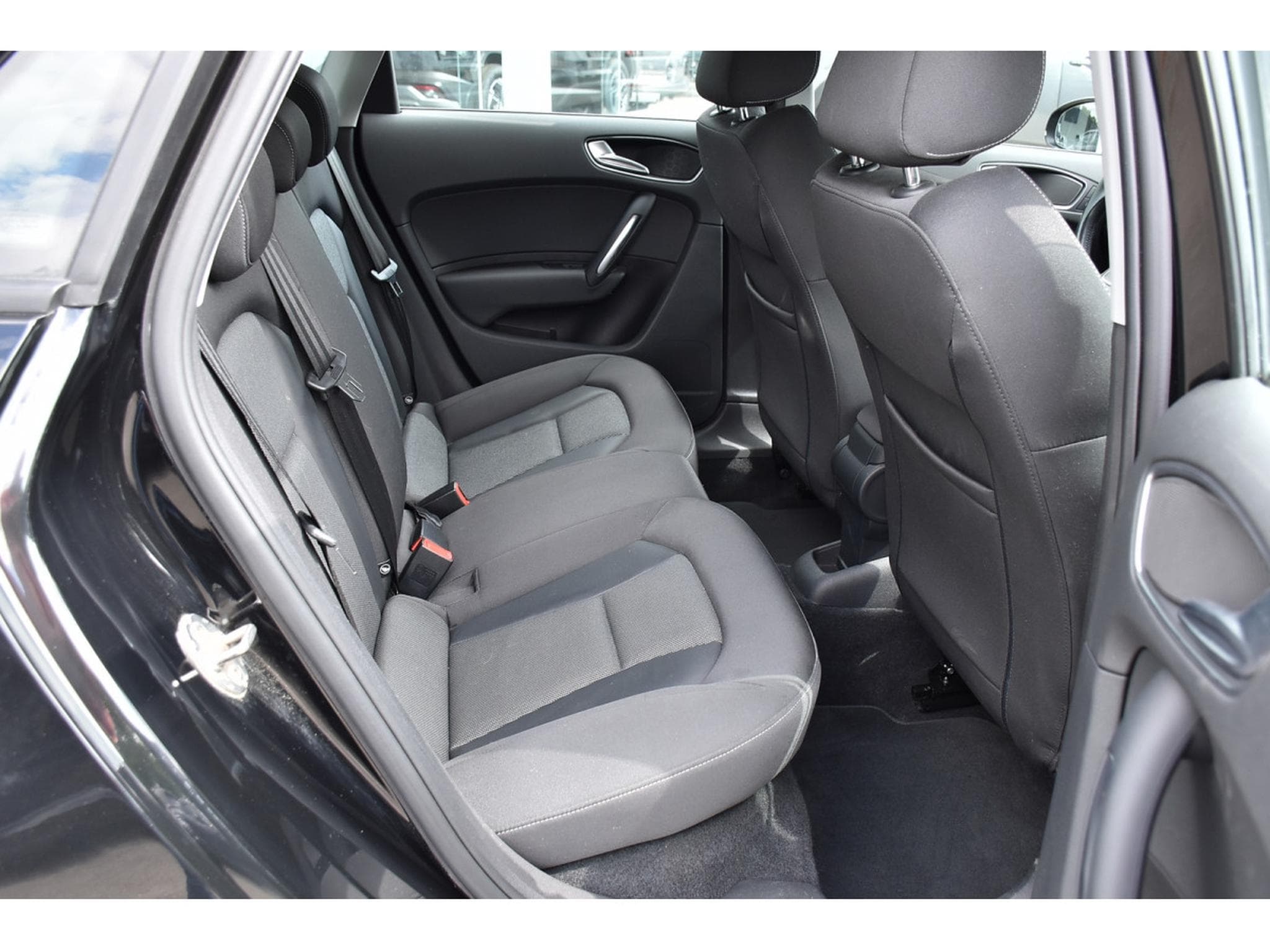 Audi A1 Sportback 1.4 TFSI Sport GPS XENON 1° MAIN CARNET (2015) - Photo 8