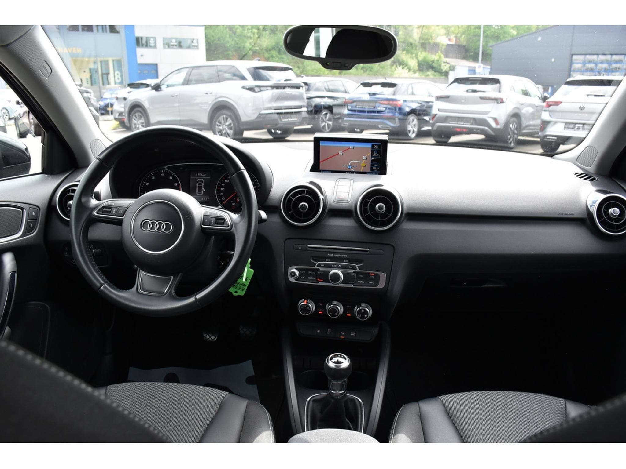 Audi A1 Sportback 1.4 TFSI Sport GPS XENON 1° MAIN CARNET (2015) - Photo 9