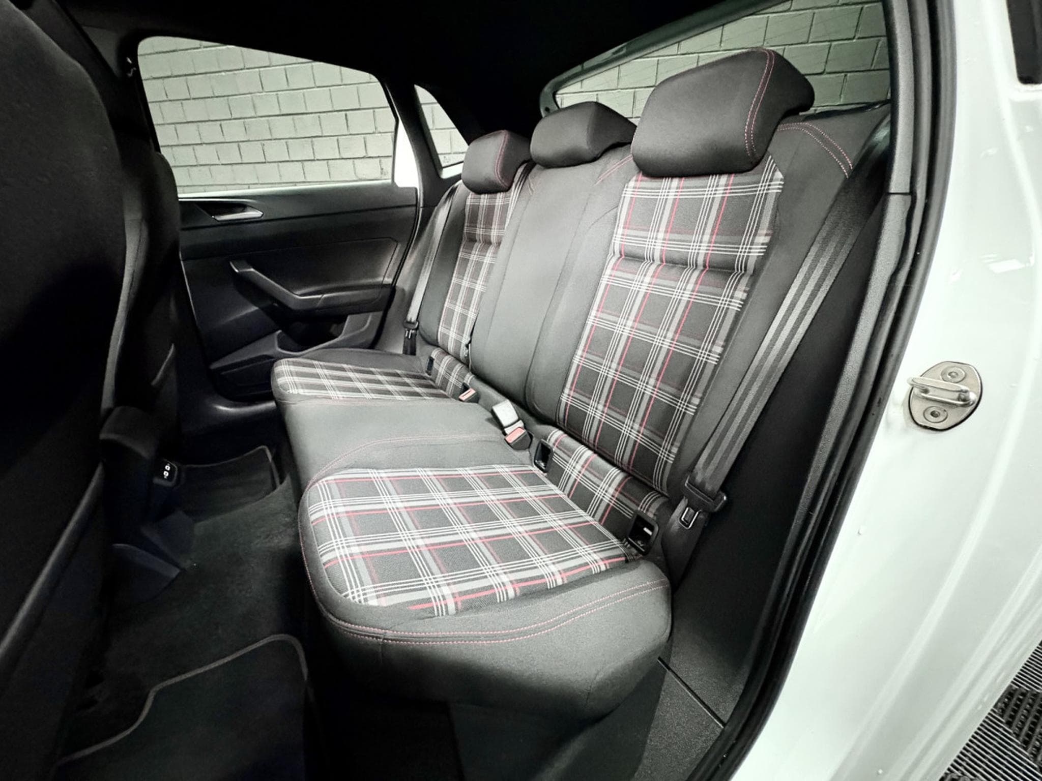 VW Polo 2.0 TSI 207 CV DSG7 *BEATS* PANO *CAM* (2022) - Photo 22