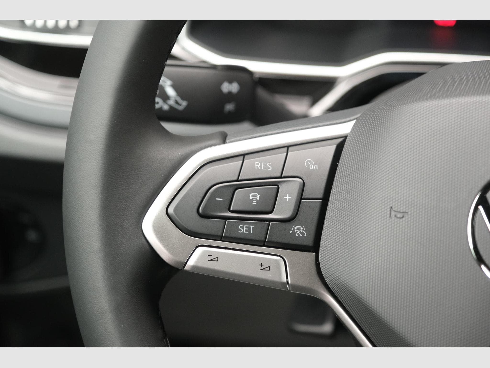 VW Taigo 1.0 TSI R-Line (2026) - Photo 25