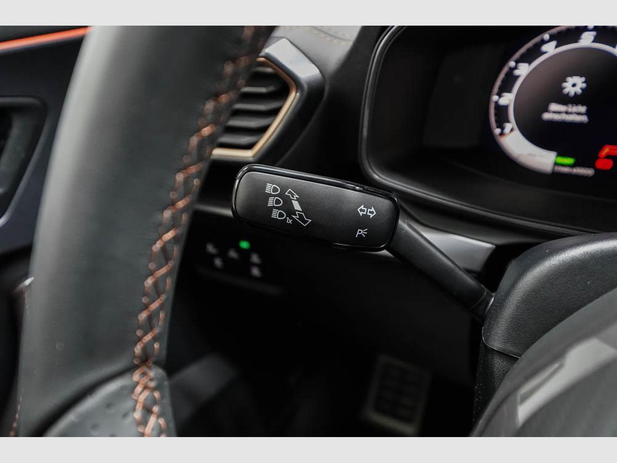Cupra Formentor 1,5 eTSI DSG (2026) - Photo 10