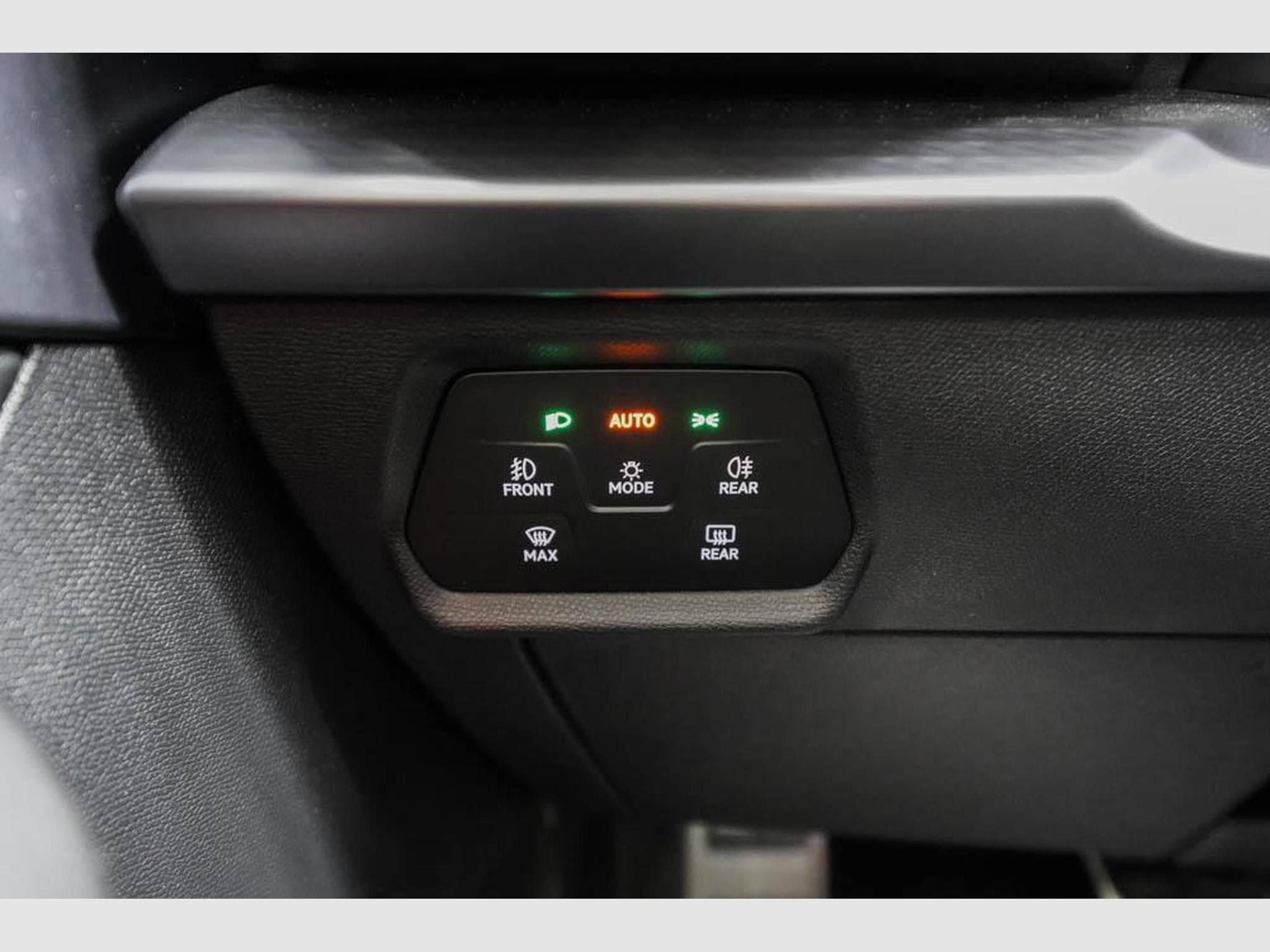 Cupra Formentor 1,5 eTSI DSG (2026) - Photo 11