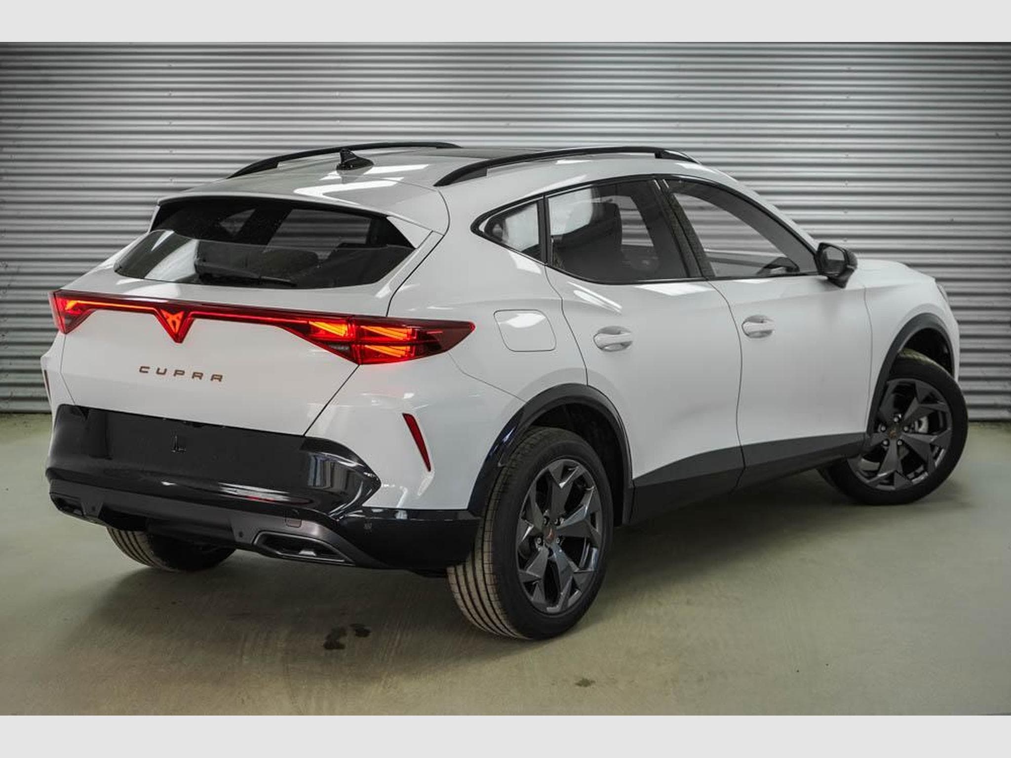 Cupra Formentor 1,5 eTSI DSG (2026) - Photo 3