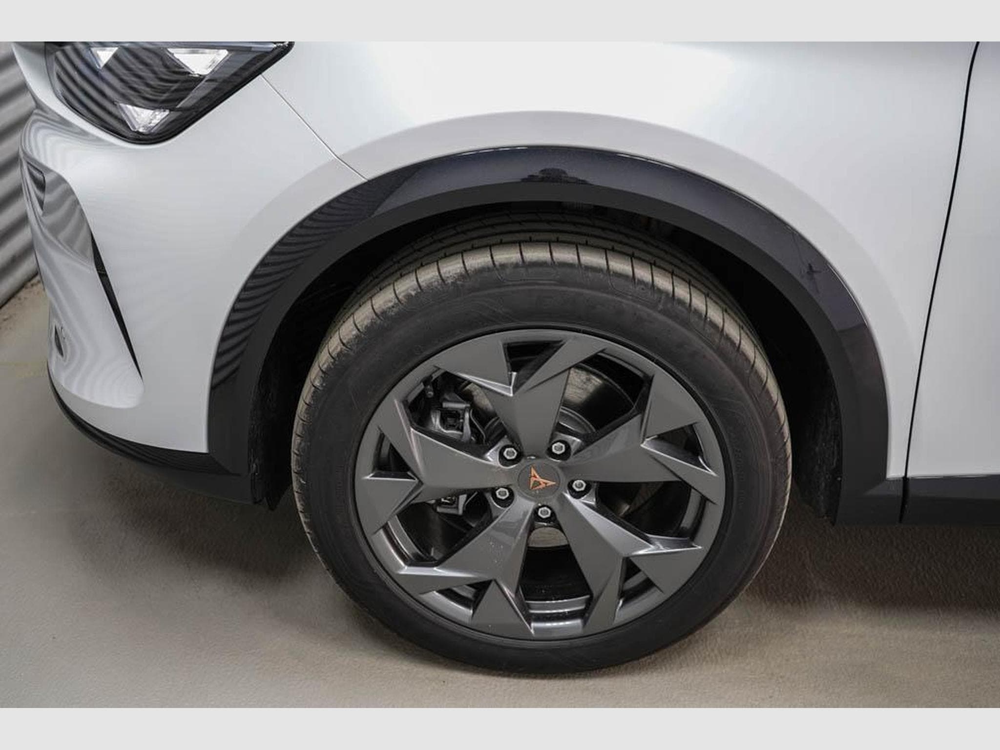 Cupra Formentor 1,5 eTSI DSG (2026) - Photo 5