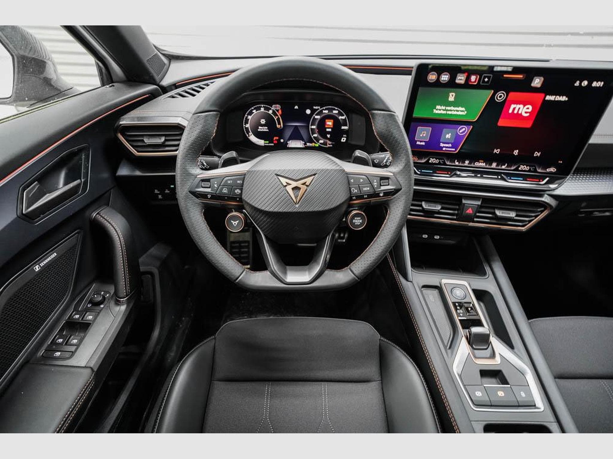 Cupra Formentor 1,5 eTSI DSG (2026) - Photo 8