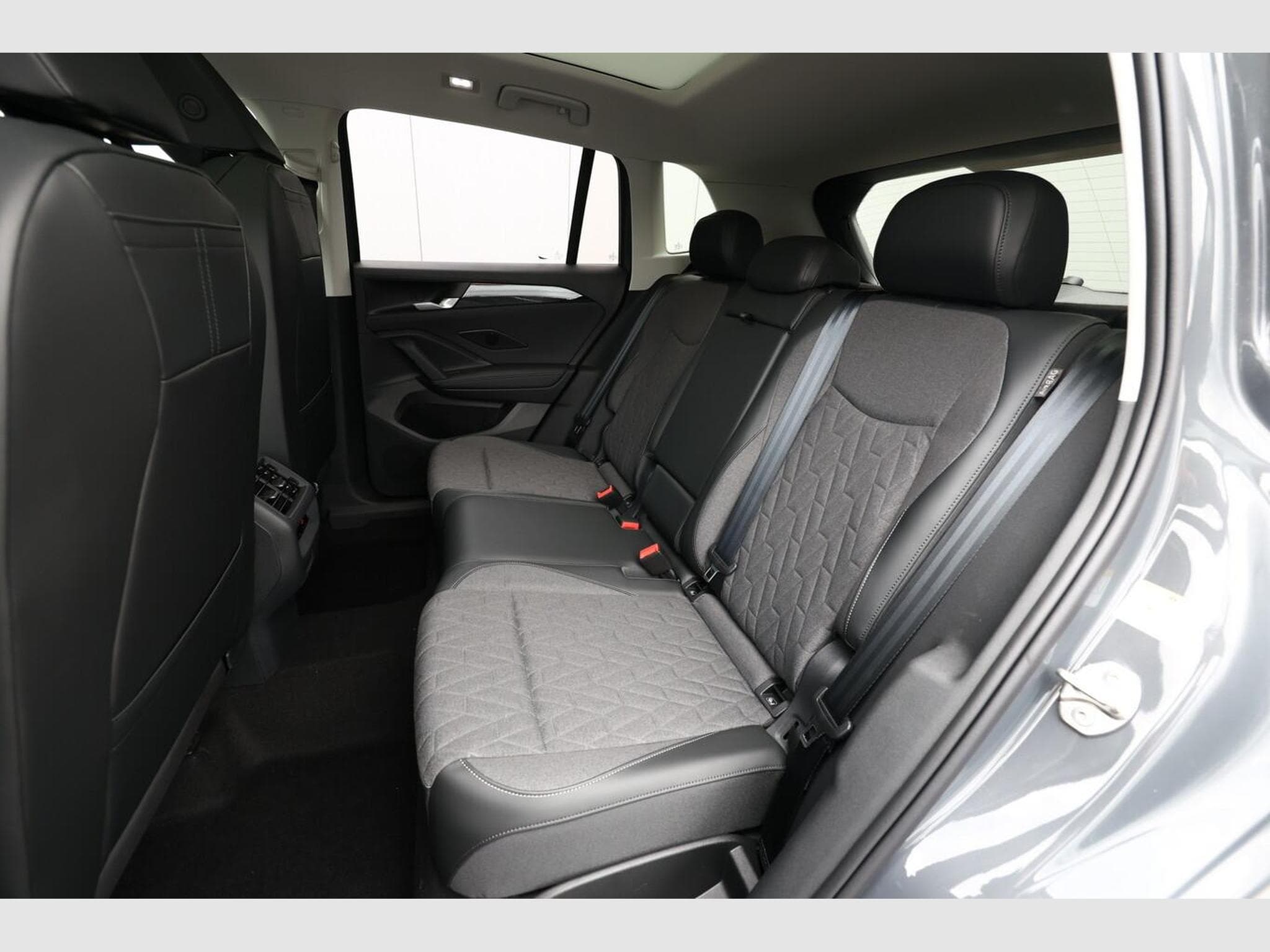 VW Tiguan DSG LED+ Pano (2026) - Photo 10