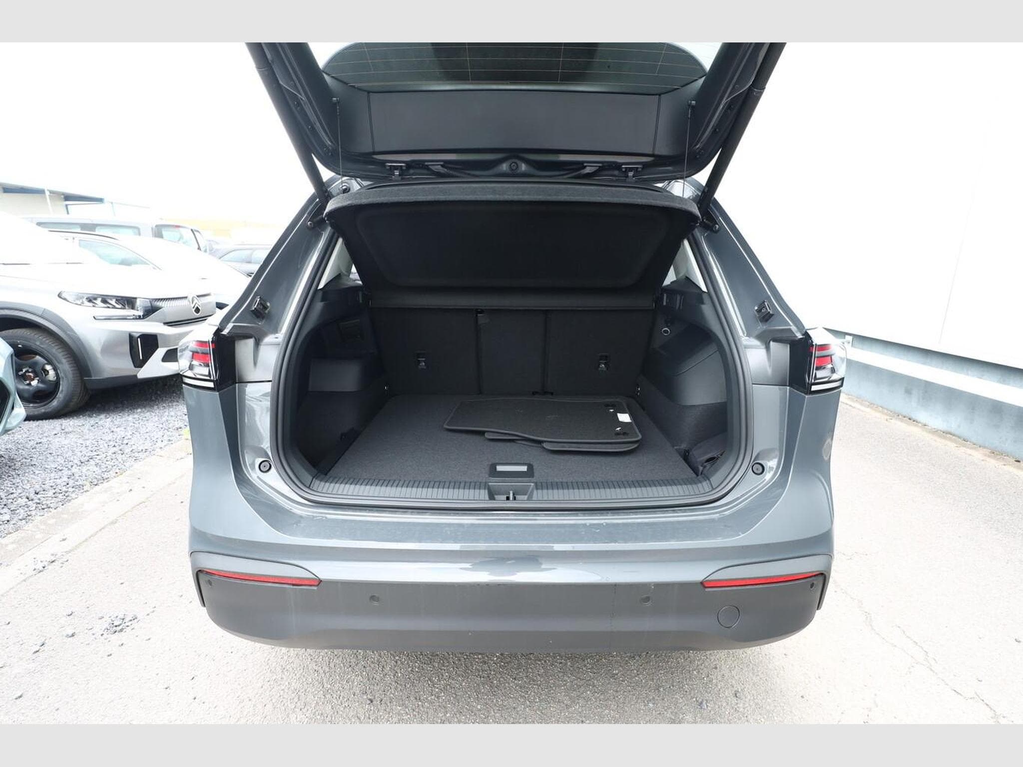VW Tiguan DSG LED+ Pano (2026) - Photo 11