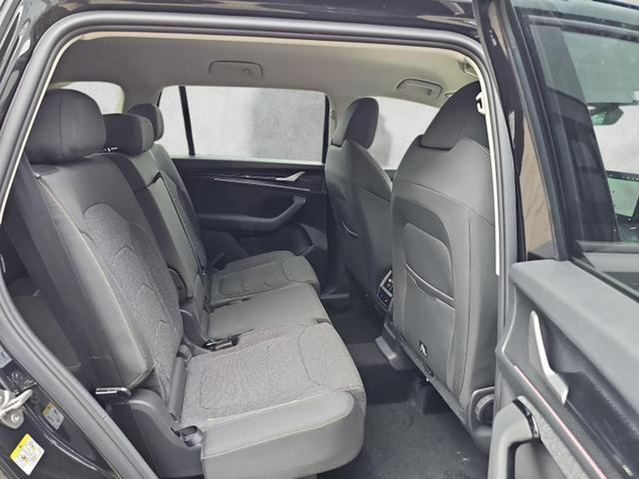 Skoda Kodiaq 1.5 TSI mHEV 110kW Selection (2026) - Photo 13