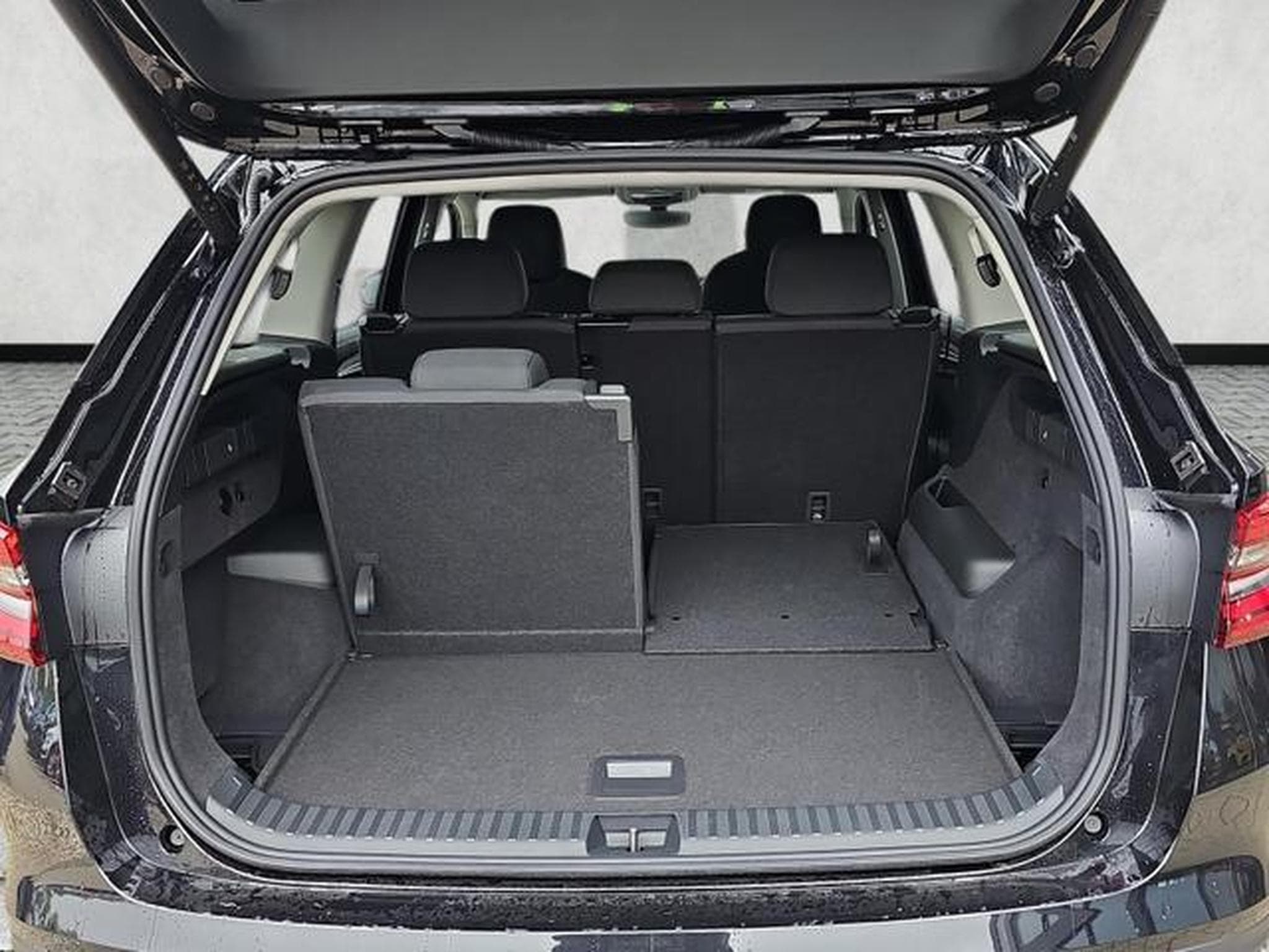 Skoda Kodiaq 1.5 TSI mHEV 110kW Selection (2026) - Photo 14